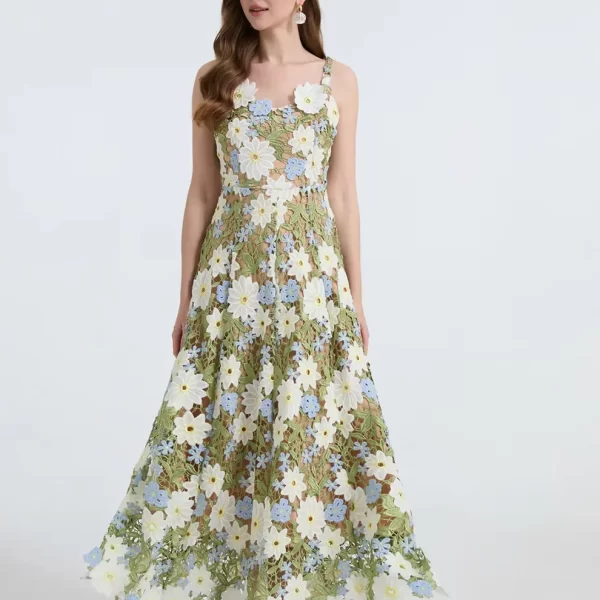 Pre-order: Nathalie Dress